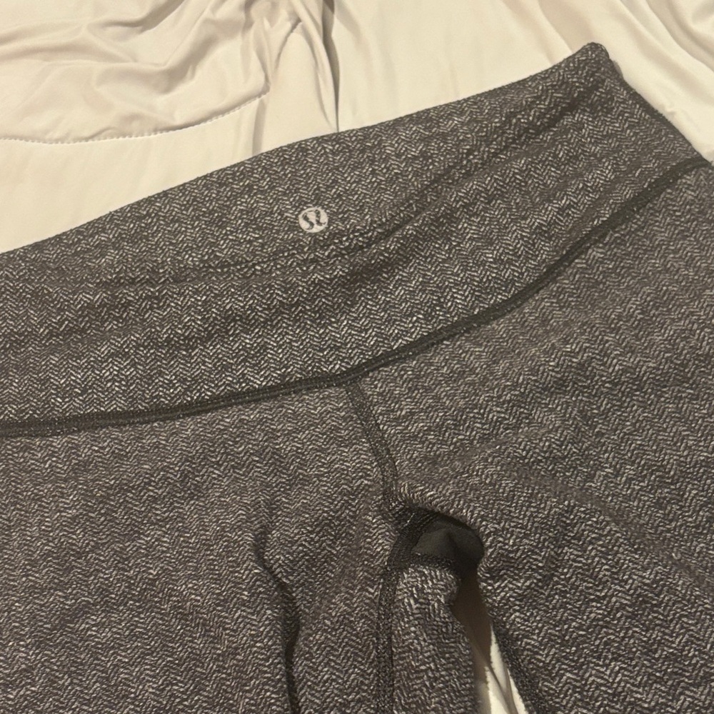 Lululemon Athletic " Wunder Under" Gray Patterned Leggings